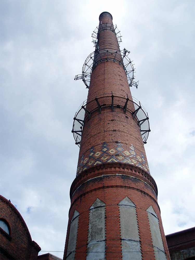 Remonty zabytkowych kominów przemysłowych.